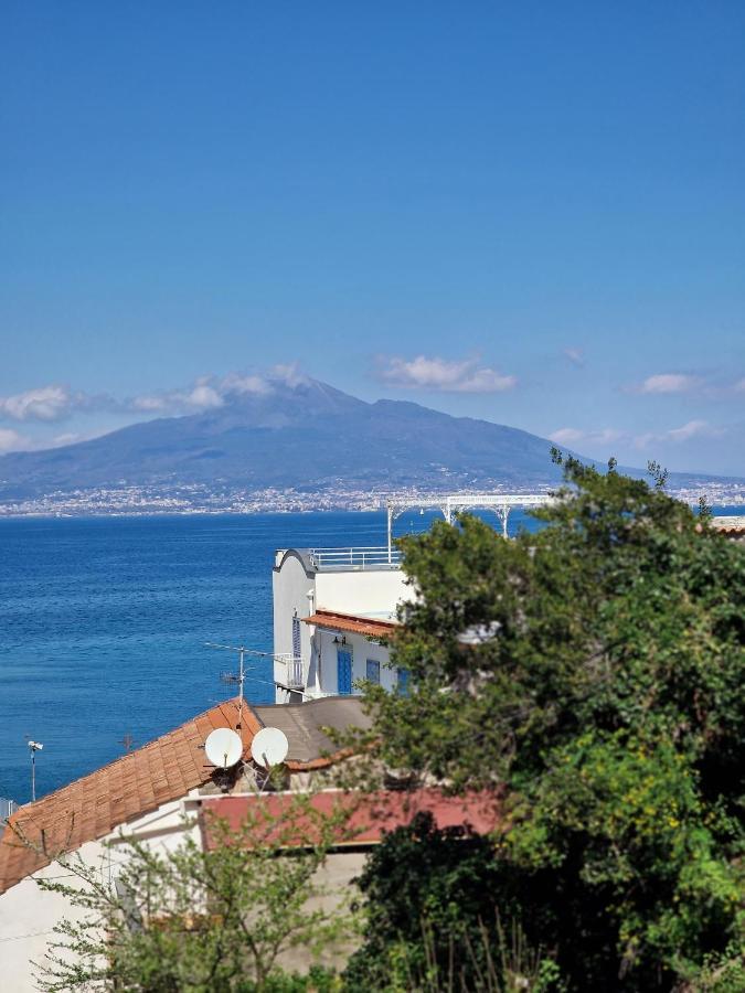 Vico Di Mare Lägenhet Vico Equense Exteriör bild
