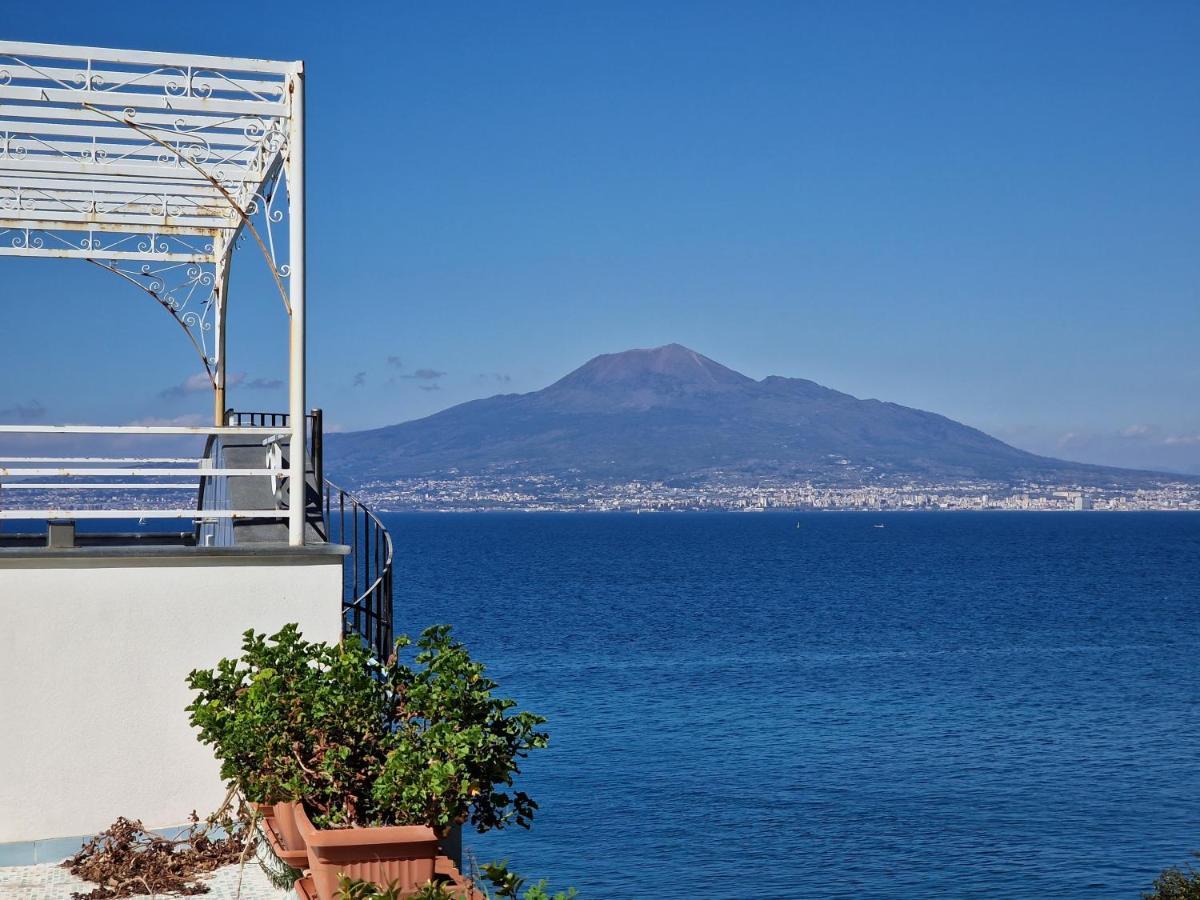 Vico Di Mare Lägenhet Vico Equense Exteriör bild